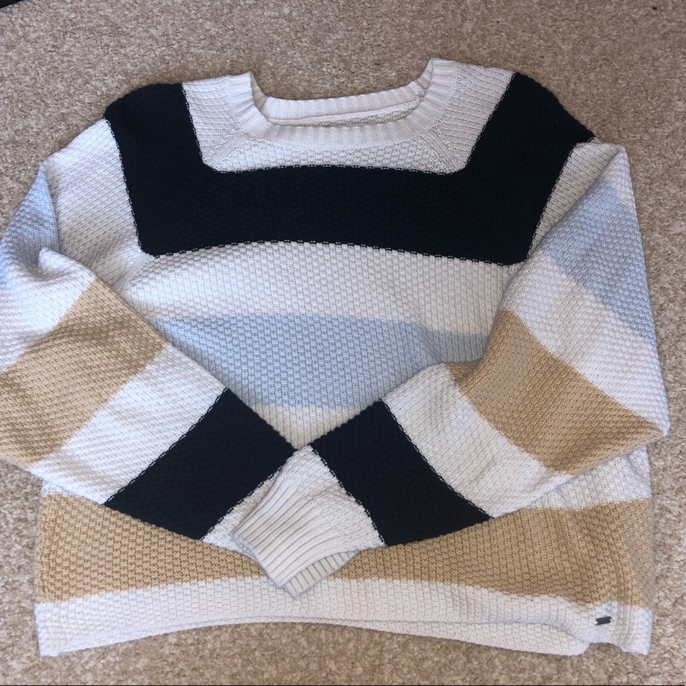 Holister sweater 💙